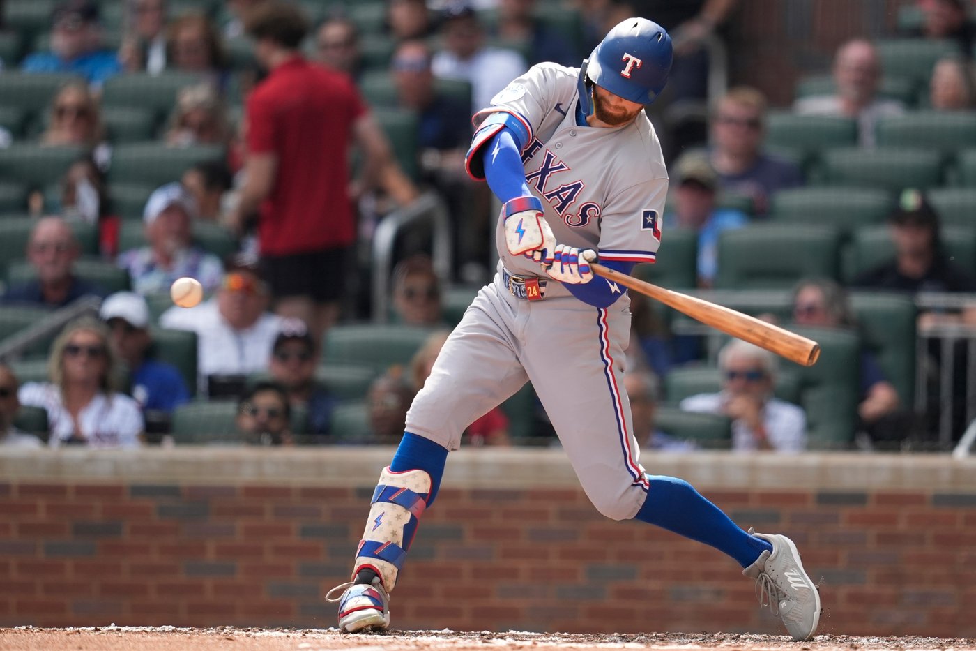 Nimmo delivers go-ahead, 2-run single in 6th inning and drives in 3 as Rangers edge Braves 7-6 | iNFOnews.ca