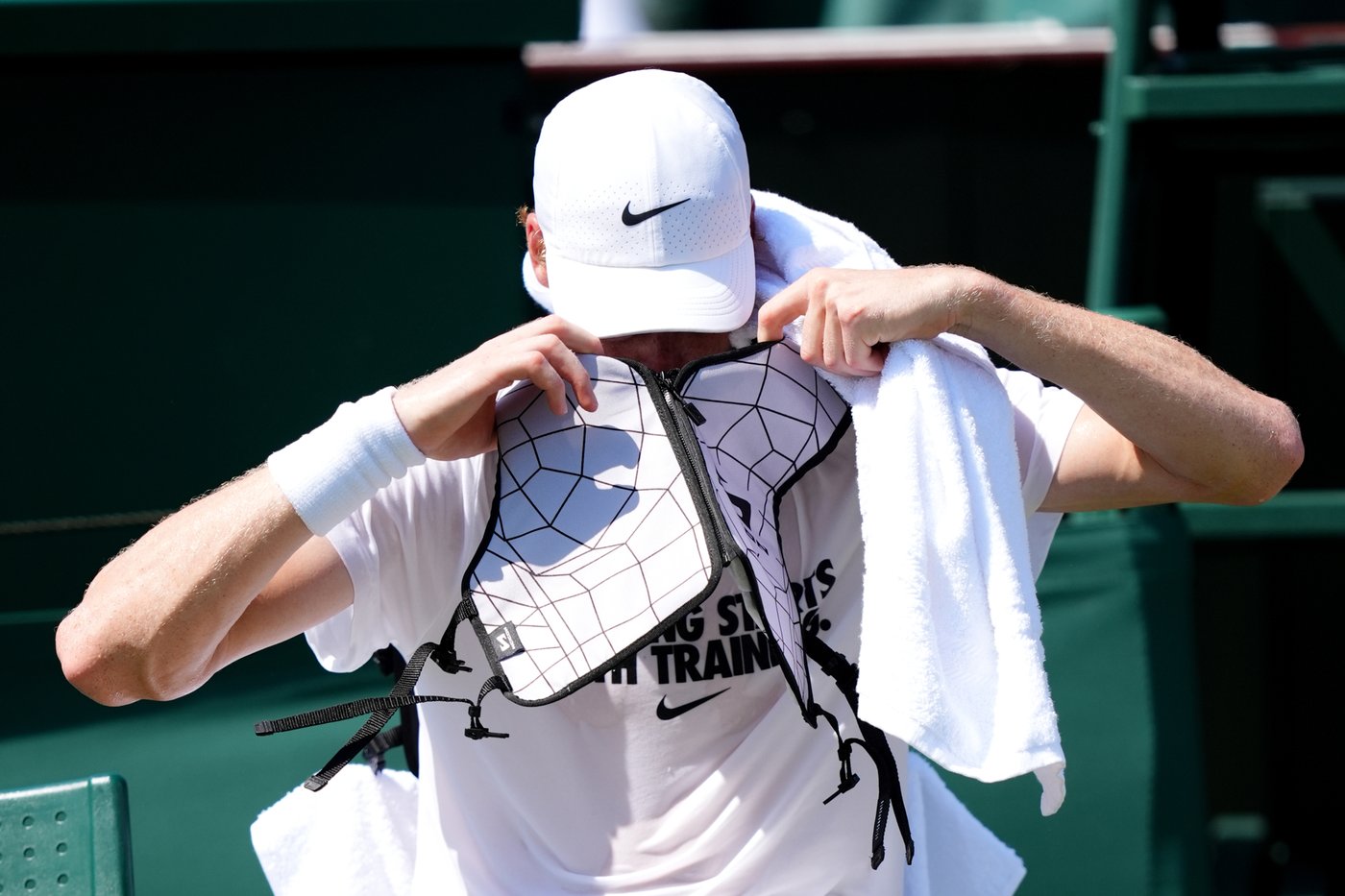 No sweat: Sinner optimistic after pre-Wimbledon exhibition match in London heat wave | iNFOnews.ca