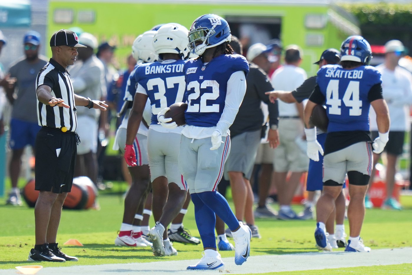 Giants pass rush dominates Dolphins as tempers flare throughout joint practice | iNFOnews.ca