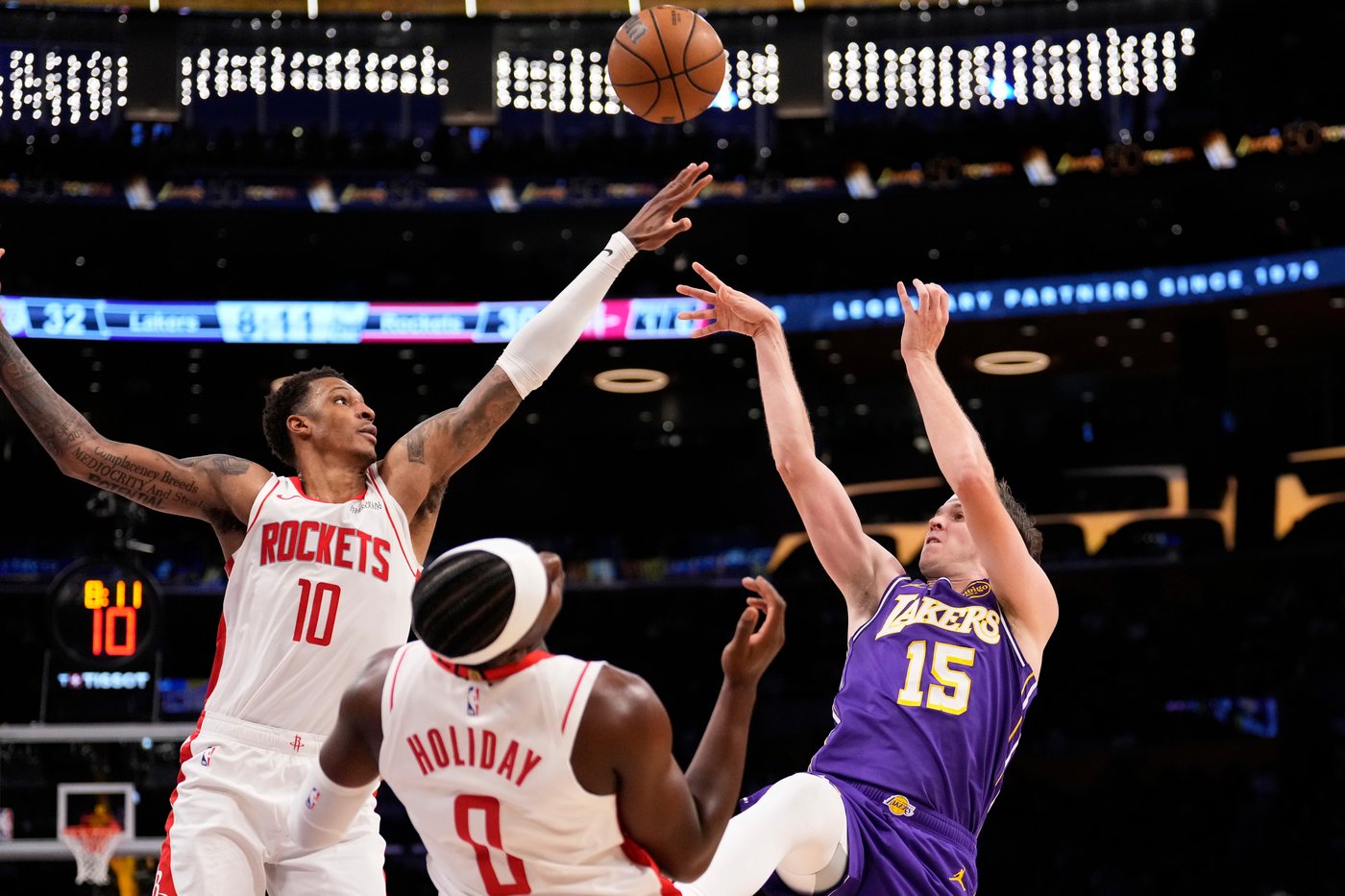 Rockets beat Lakers 99-93 in Game 5, avoiding playoff elimination for the 2nd straight game | iNFOnews.ca
