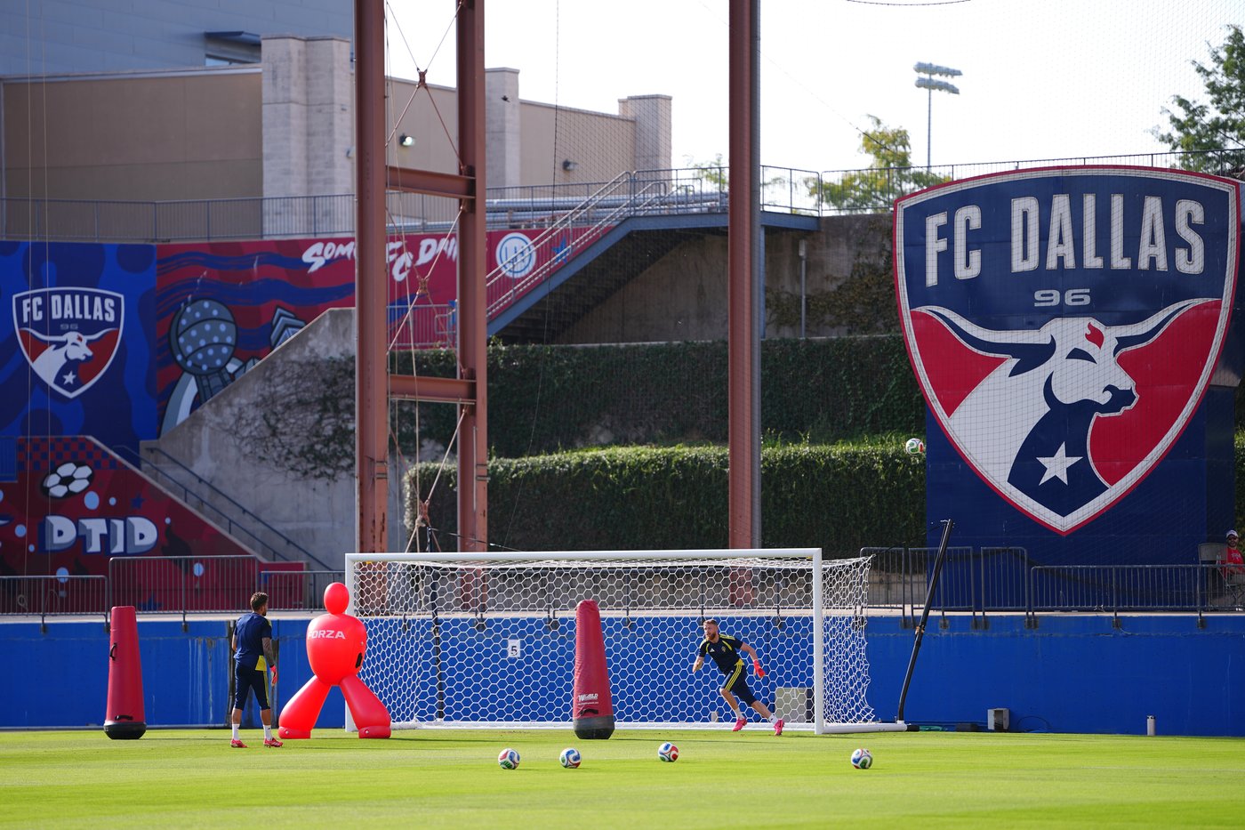 Demolition greets Sweden at its World Cup base camp during FC Dallas renovation project | iNFOnews.ca