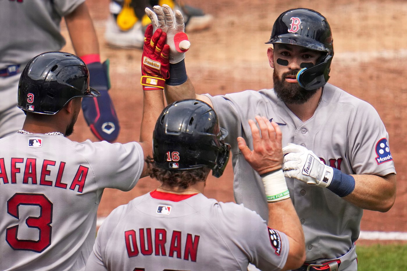 Reynolds, Lowe, and Yorke each drive in 2 runs, Pirates beat Red Sox 8-3 after 2 1/2-hour delay | iNFOnews.ca Reynolds, Lowe, and Yorke each drive in 2 runs, Pirates beat Red Sox 8-3 after 2 1/2-hour delay | iNFOnews.ca