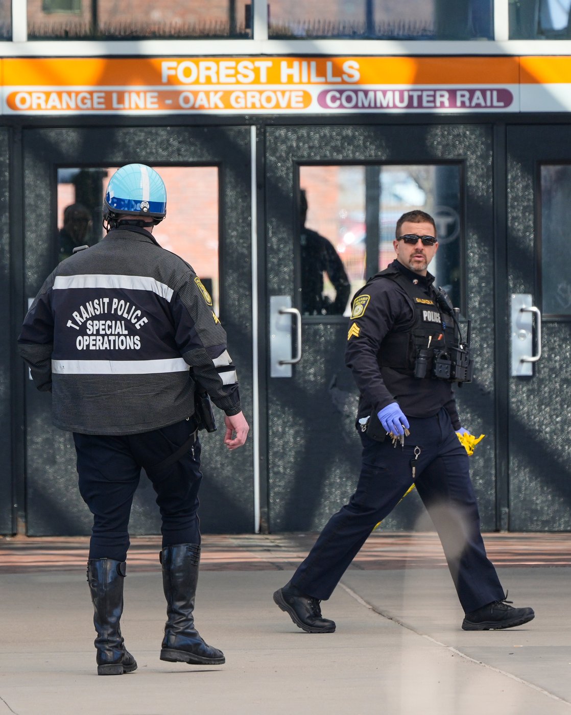 Boston transit police say man threatened to stab bus driver before struggle with officers | iNwheels