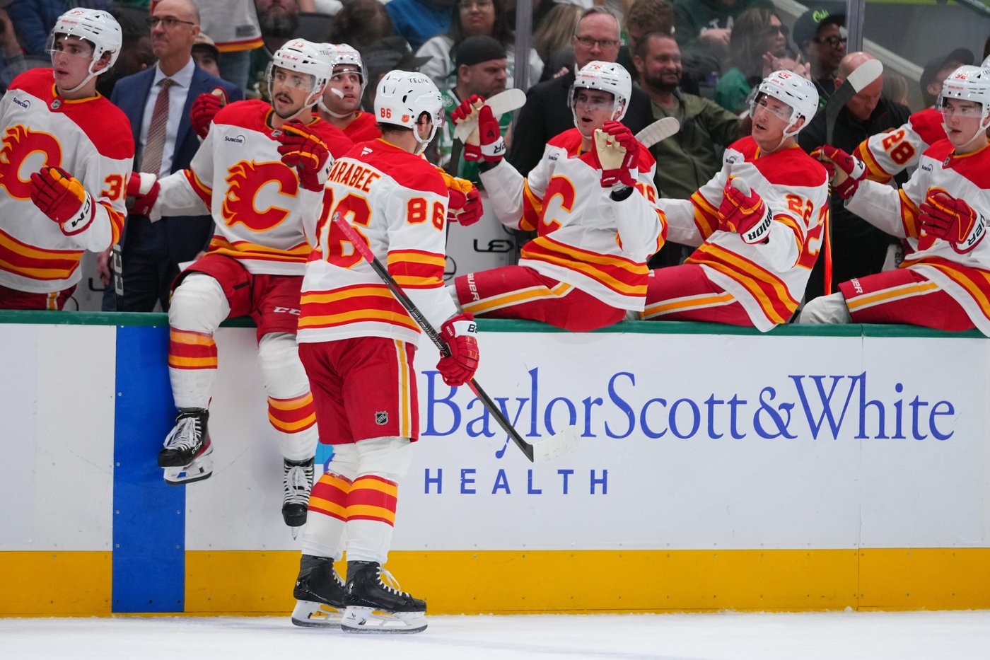Wyatt Johnston scores in OT in Stars' comeback 4-3 win over Flames | iNFOnews.ca