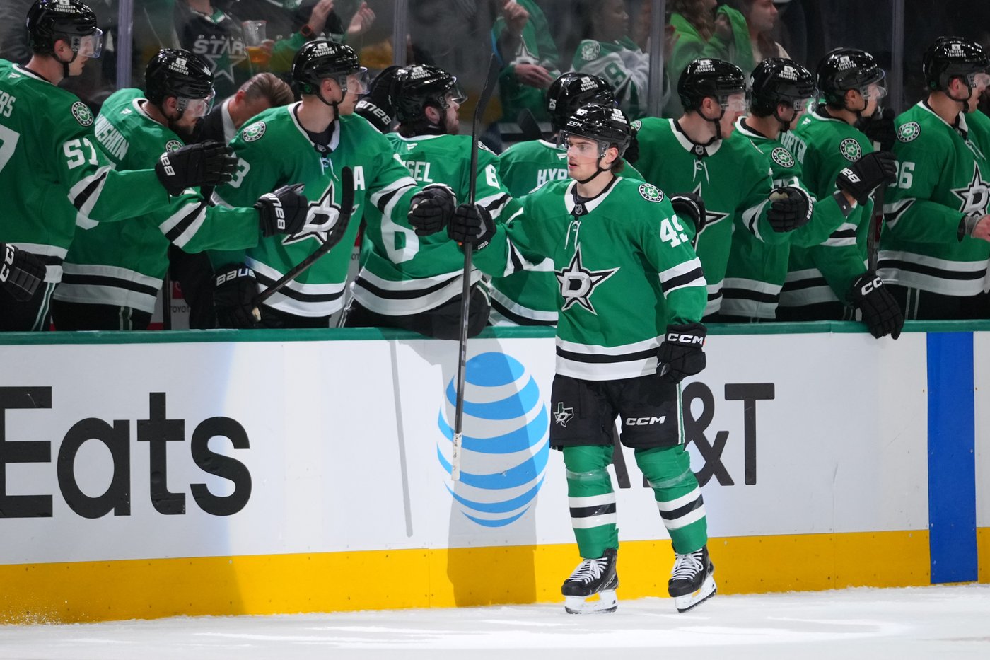Wyatt Johnston scores in OT in Stars' comeback 4-3 win over Flames | iNFOnews.ca
