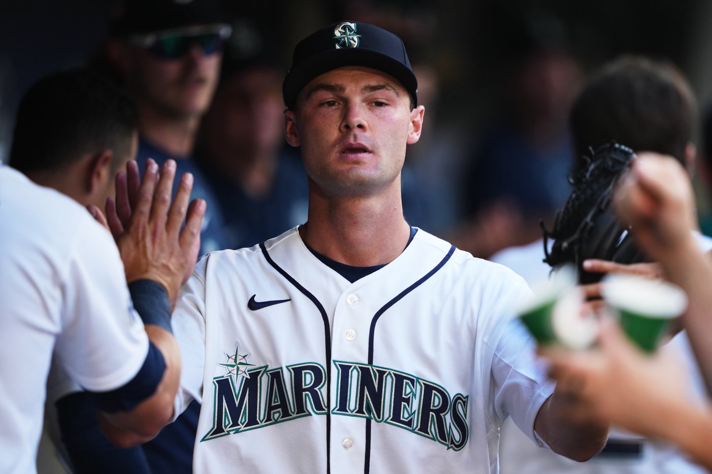 Mariners’ Kade Anderson signs autographs, takes it all in before impressing in big league debut | iNFOnews.ca Mariners’ Kade Anderson signs autographs, takes it all in before impressing in big league debut | iNFOnews.ca