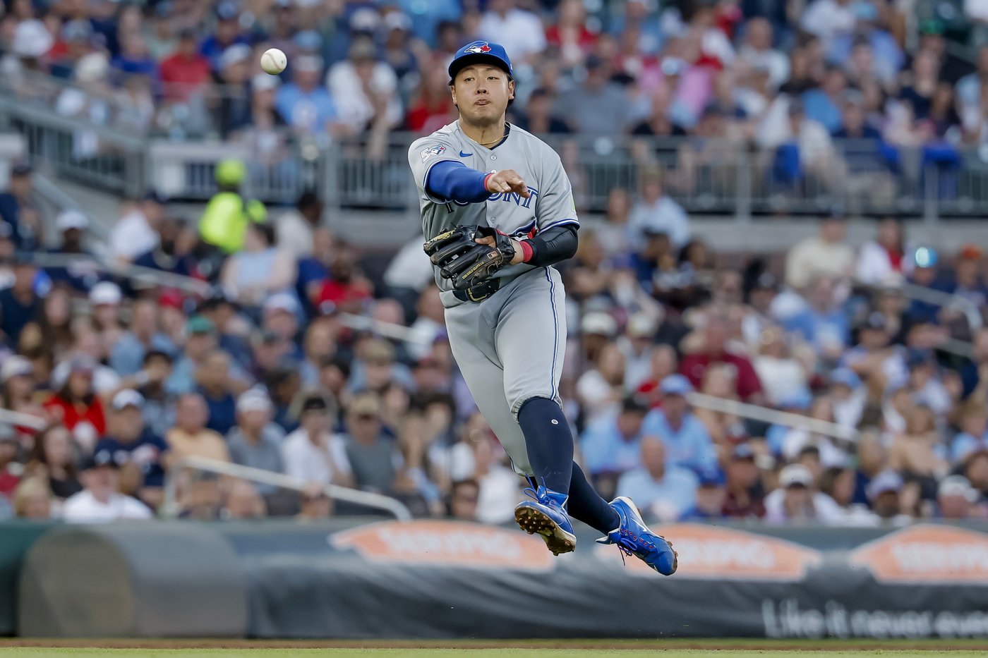 Chad Dallas combines with 5 Toronto pitchers for 4-hitter in MLB debut as Blue Jays stop Braves 7-2 | iNFOnews.ca