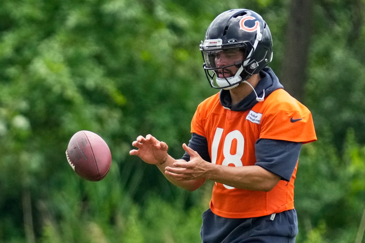 Caleb Williams credits Bears coach Ben Johnson as a stabilizing factor in his improvement | iNFOnews.ca