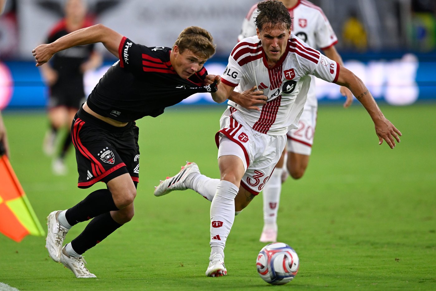 Baribo's stoppage-time PK helps DC United beat Toronto 2-1 | iNFOnews.ca