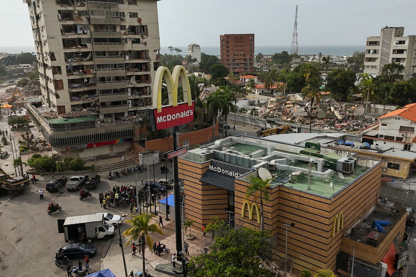 Venezuelan earthquake survivors search for missing pets in an unexpected place: McDonald's | iNFOnews.ca