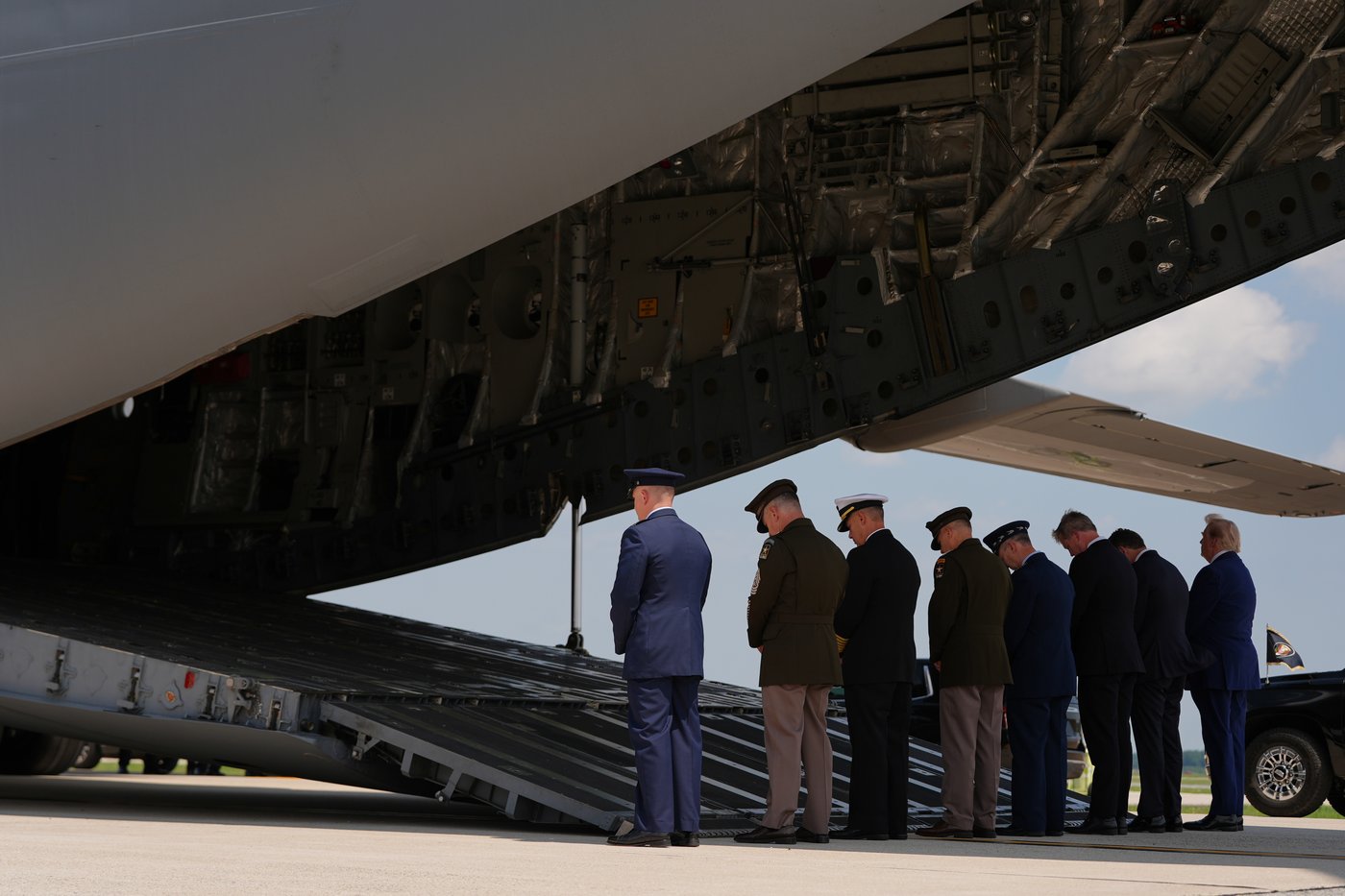 Trump pays respects to 4 US service members killed in the Middle East | iNFOnews.ca Trump pays respects to 4 US service members killed in the Middle East | iNFOnews.ca
