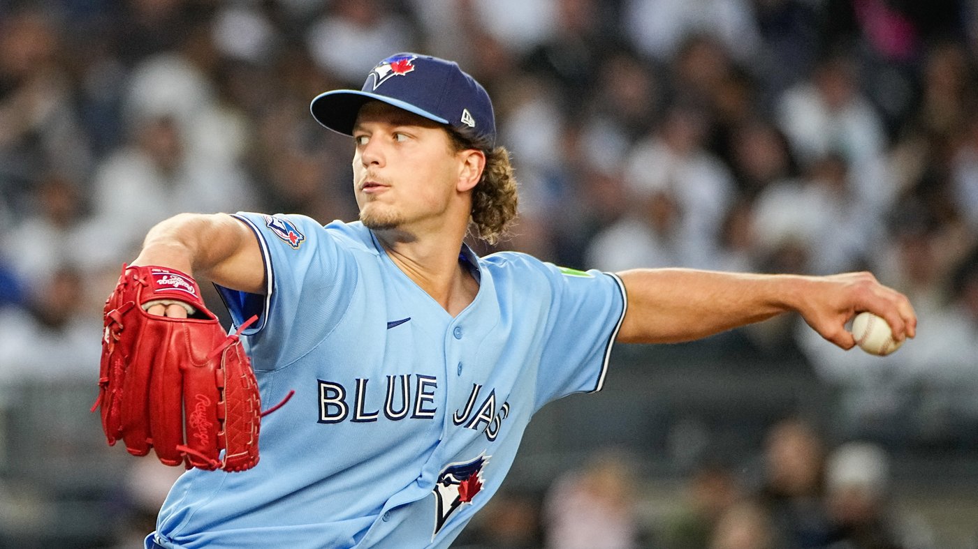 George Springer homers and Blue Jays hold Yankees to 3 hits, winning 2-0 for 4-game split | iNFOnews.ca