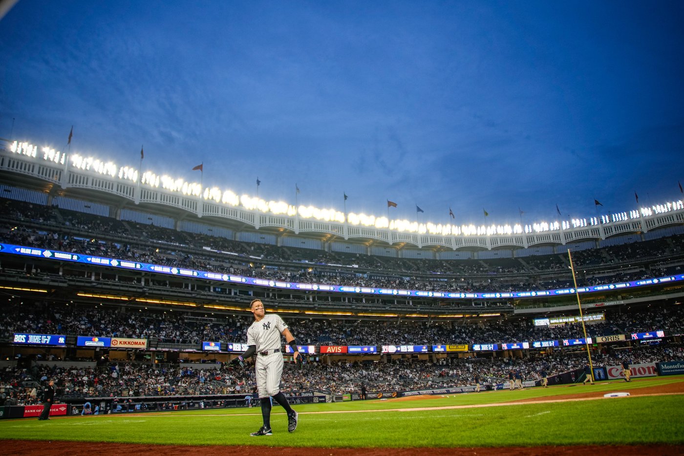 George Springer homers and Blue Jays hold Yankees to 3 hits, winning 2-0 for 4-game split | iNFOnews.ca