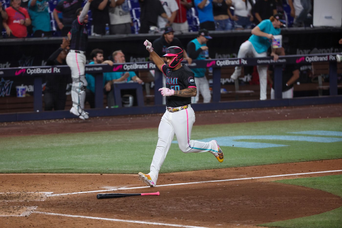Javier Sanoja singles with bases loaded in 9th to give the Marlins a 3-2 win over the Nationals | iNFOnews.ca Javier Sanoja singles with bases loaded in 9th to give the Marlins a 3-2 win over the Nationals | iNFOnews.ca
