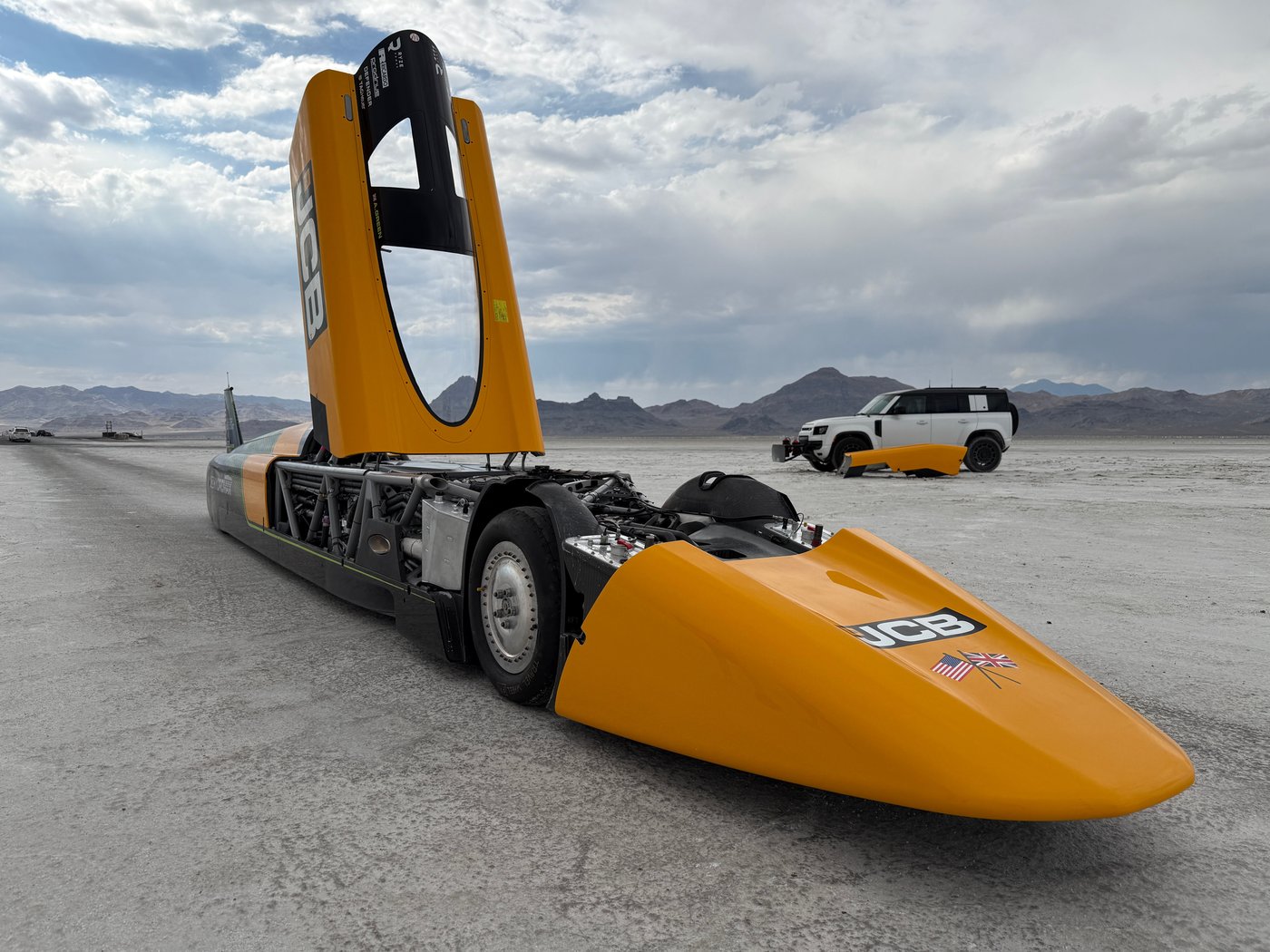Britain's Andy Green sets another speed record, this time in a hydrogen-powered car | iNwheels Britain's Andy Green sets another speed record, this time in a hydrogen-powered car | iNwheels