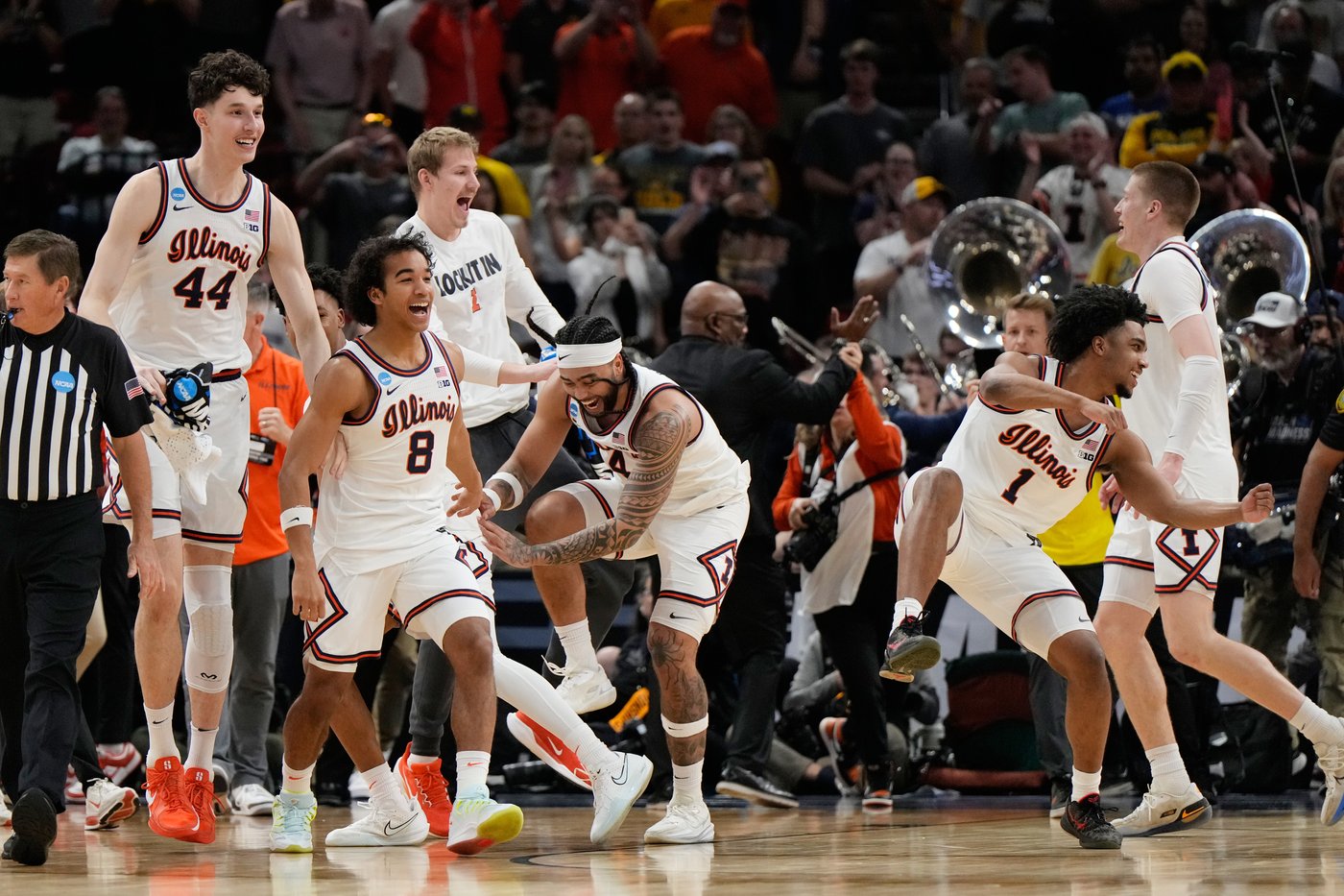 Illinois powers its way to its first Final Four in 21 years, beating Iowa 71-59 | iNFOnews.ca