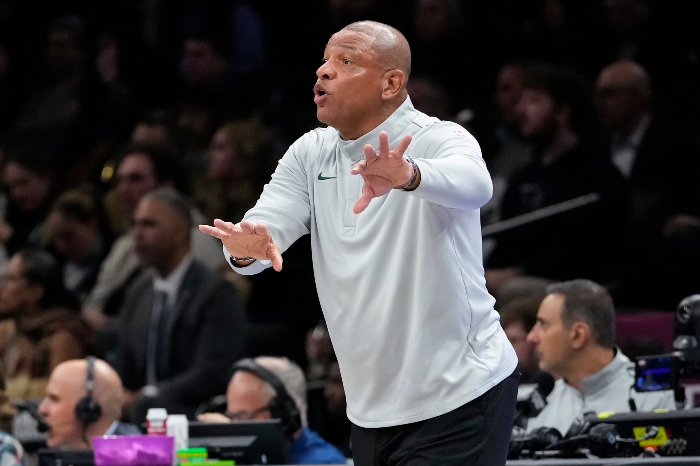 Doc Rivers steps down as Bucks' coach after 32-50 season that snapped 9-year playoff streak | iNFOnews.ca