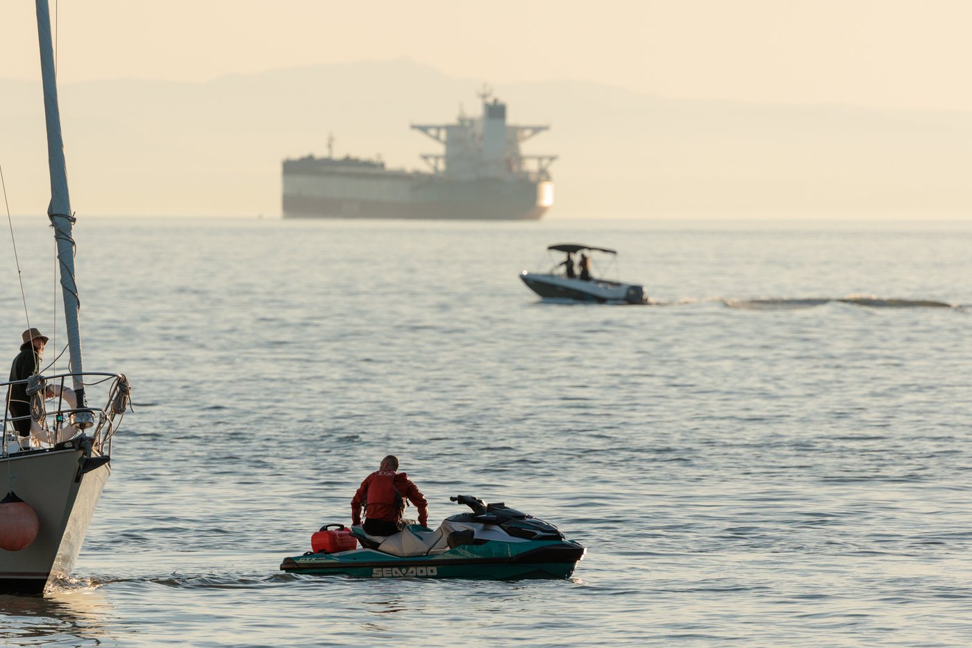 Whale in Vancouver Sea-Doo crash seen feeding, in good condition, next day: officials | iNFOnews.ca