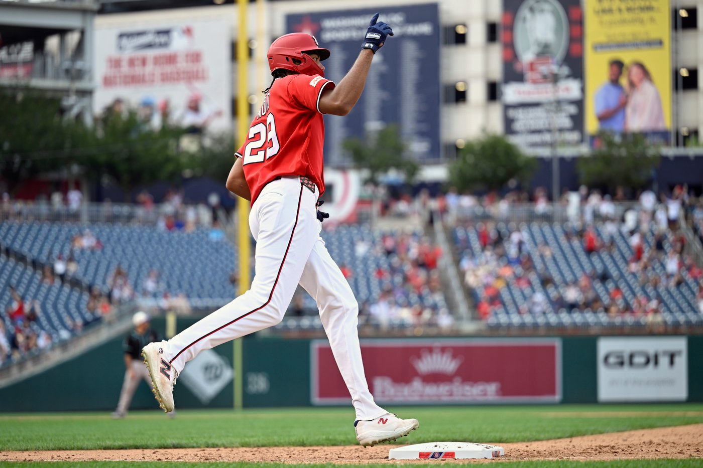 Abrams and Wood each hit 2 homers as Nationals outslug Diamondbacks in 10-7 victory | iNFOnews.ca