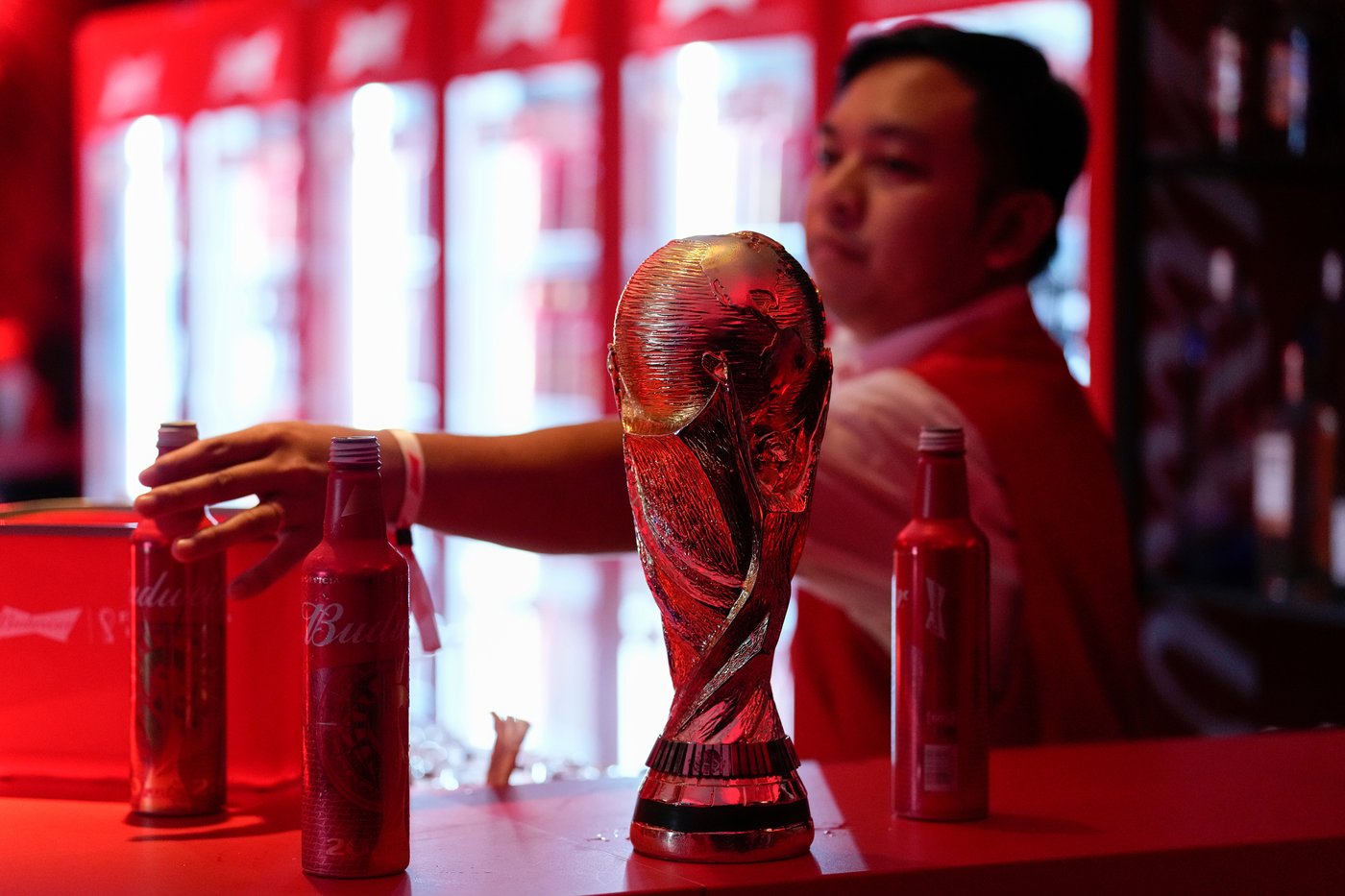 Many soccer fans will be drinking alcohol and watching the World Cup. In heat, doing that is risky | iNwheels