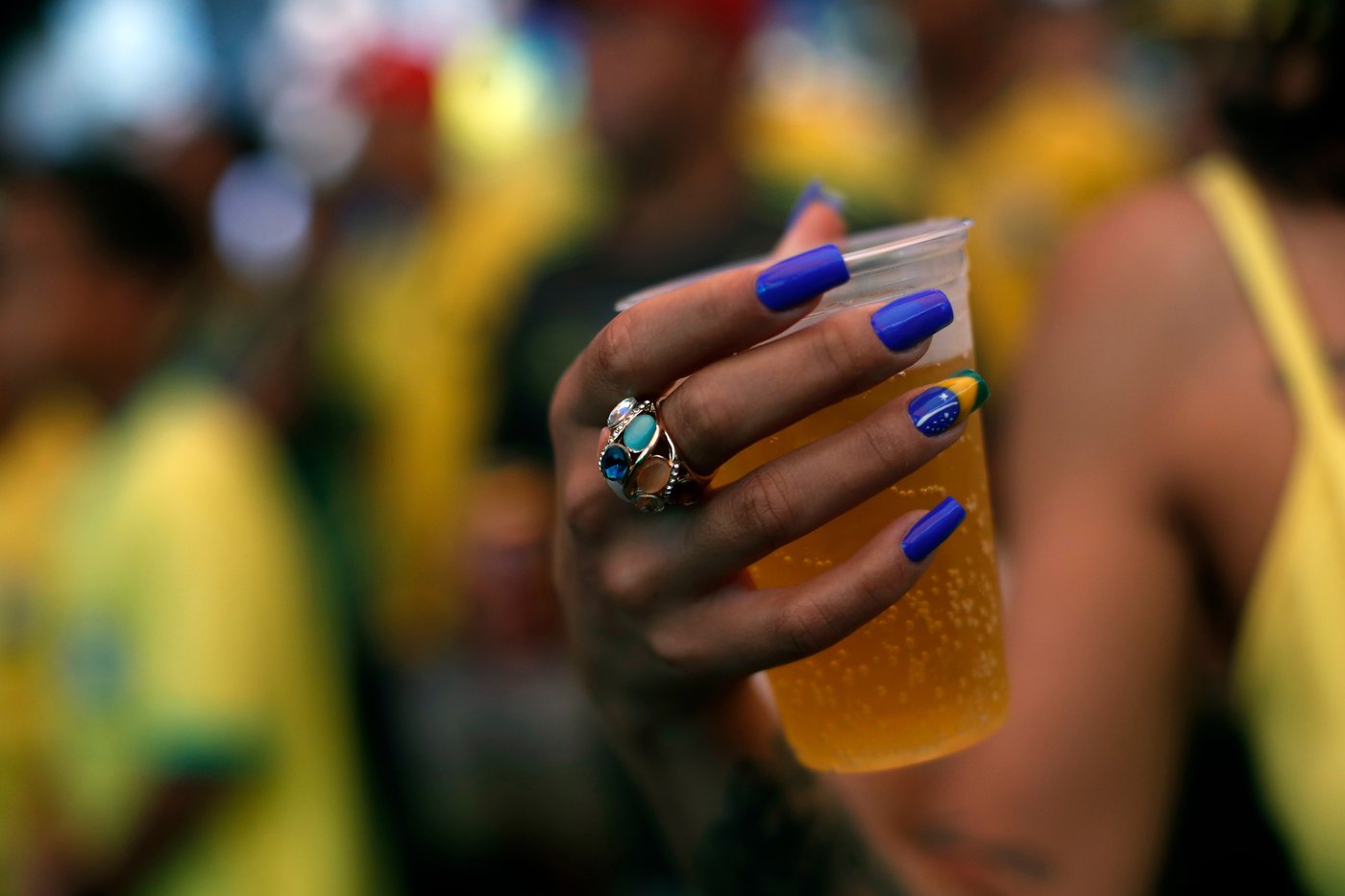 Many soccer fans will be drinking alcohol and watching the World Cup. In heat, doing that is risky | iNwheels