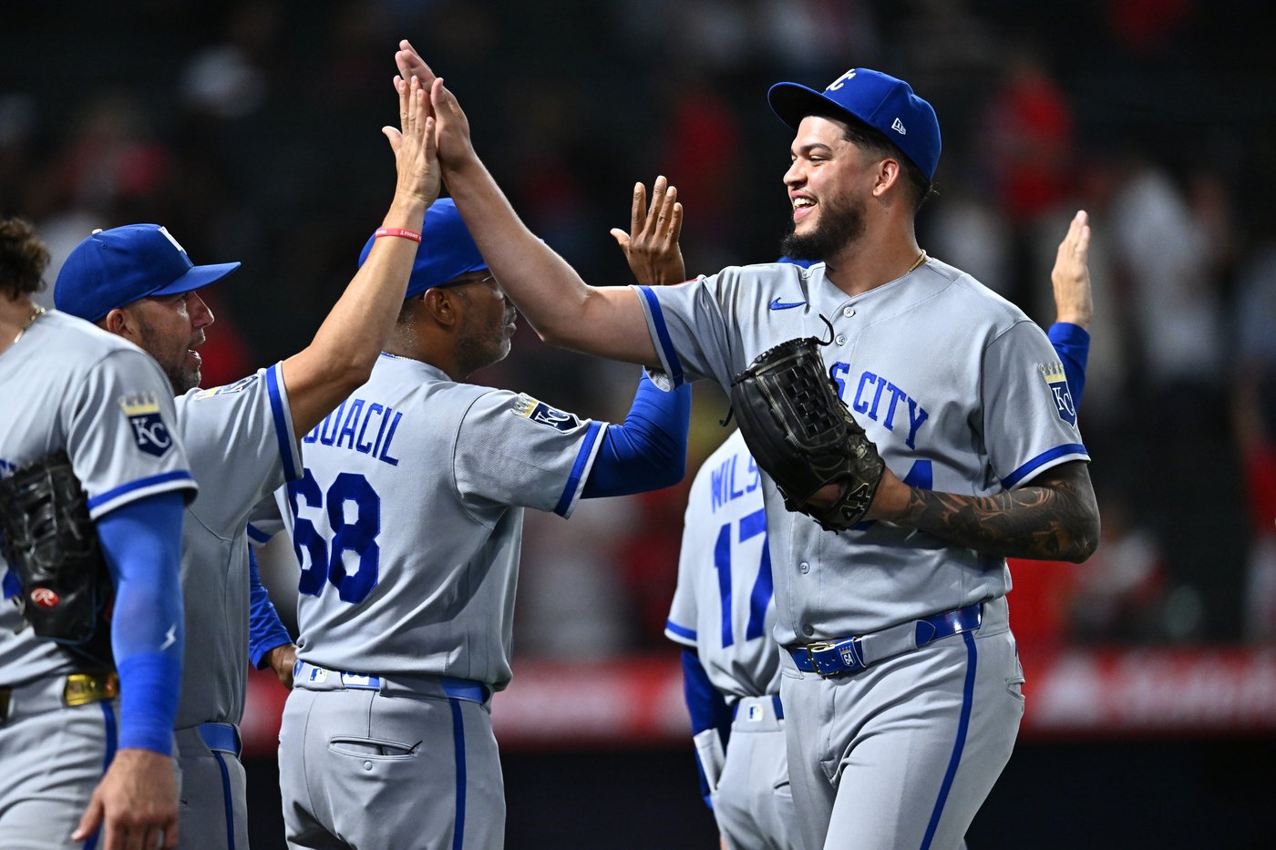 Royals beat the Angels 7-6 to snap 4-game losing streak | iNFOnews.ca