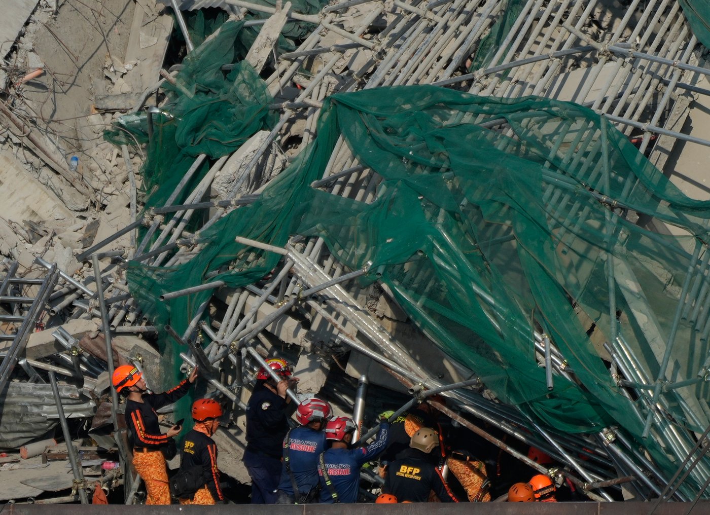 4 dead, 17 mostly workers still missing, in collapse of unfinished hotel in the Philippines | iNwheels