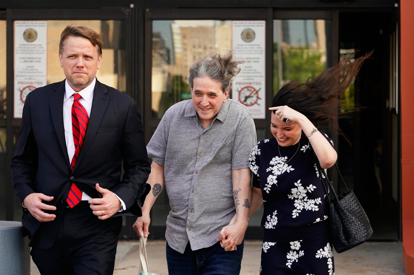 Former Oklahoma death row prisoner freed from jail as he awaits retrial in 1997 killing | iNFOnews.ca