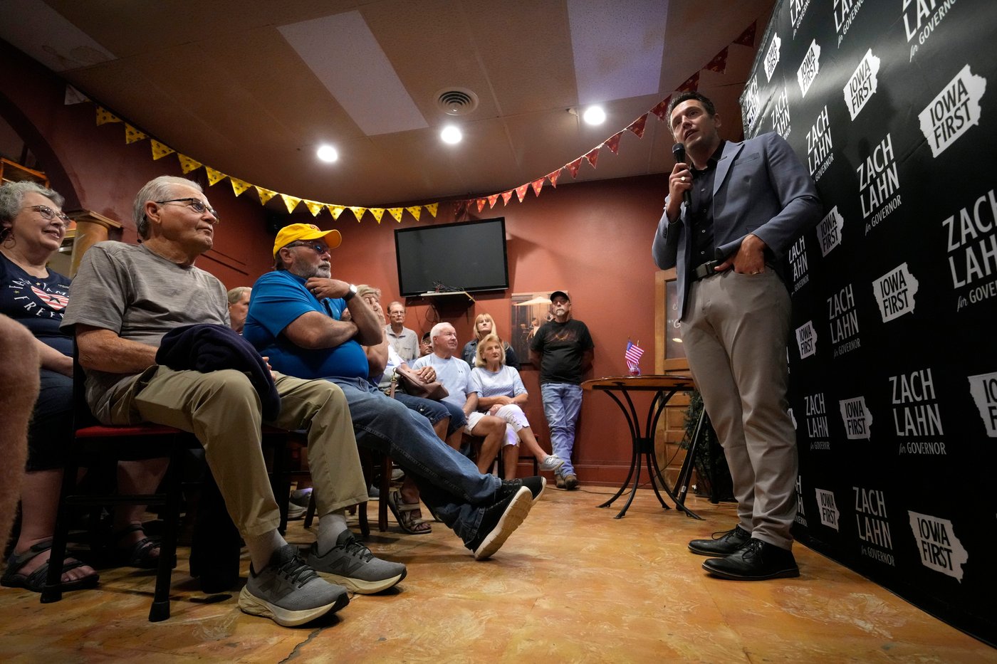Iowa Republican Zach Lahn confronts curiosity, and concerns, in outsider bid for governor | iNFOnews.ca