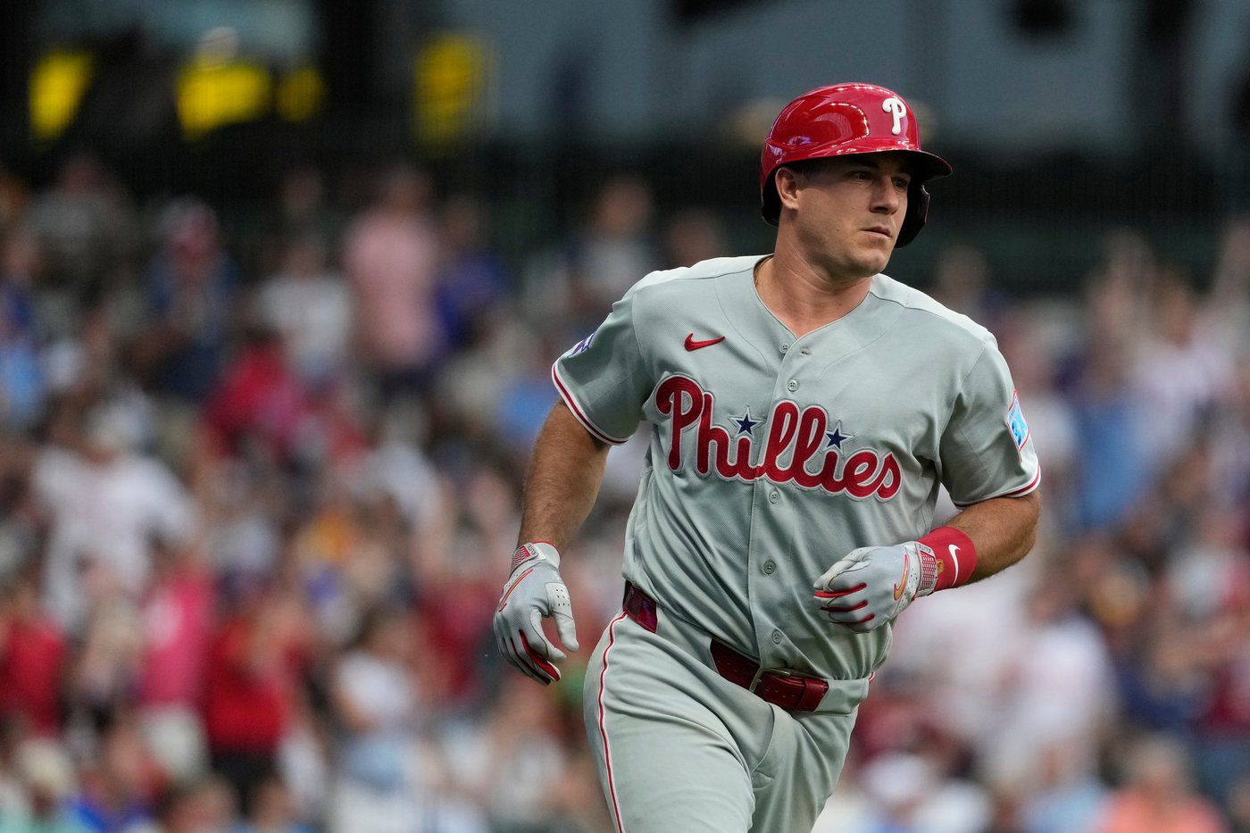J.T. Realmuto hits 3-run homer in 5-run 6th and Phillies hold off Brewers 9-8 | iNFOnews.ca J.T. Realmuto hits 3-run homer in 5-run 6th and Phillies hold off Brewers 9-8 | iNFOnews.ca
