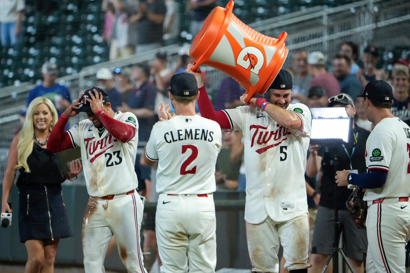 Royce Lewis hits walk-off triple as Twins rally past Royals 3-2 after Buxton exits with sore hip | iNFOnews.ca