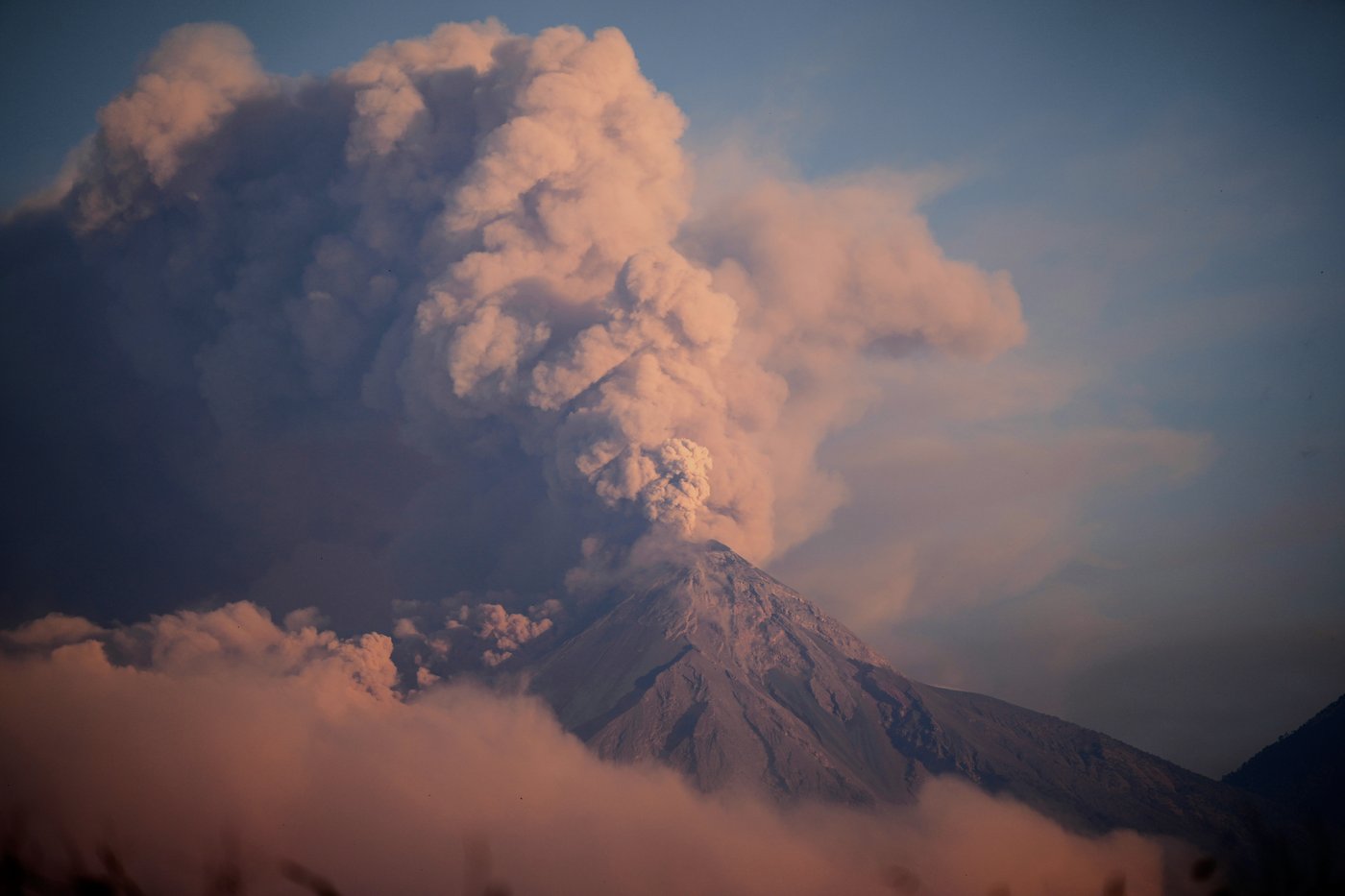 Guatemala evacuates communities after Fuego volcano erupts, in photos | iNFOnews.ca