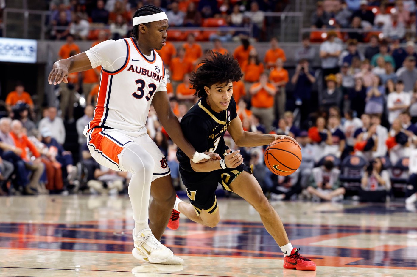 Tyler Tanner scores 25 points to help No. 19 Vanderbilt outlast Auburn 84-76 | iNFOnews.ca