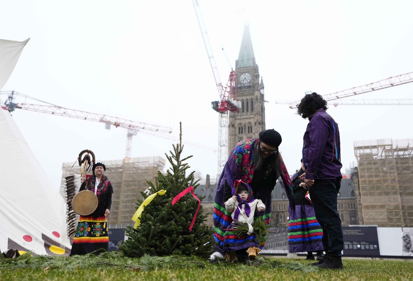 Cree baby takes first steps on Parliament Hill in historic ceremony | iNFOnews.ca