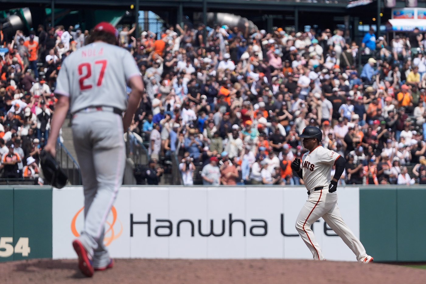 Rafael Devers homers and drives in 4 runs as the Giants blank the Phillies again, 5-0 | iNFOnews.ca