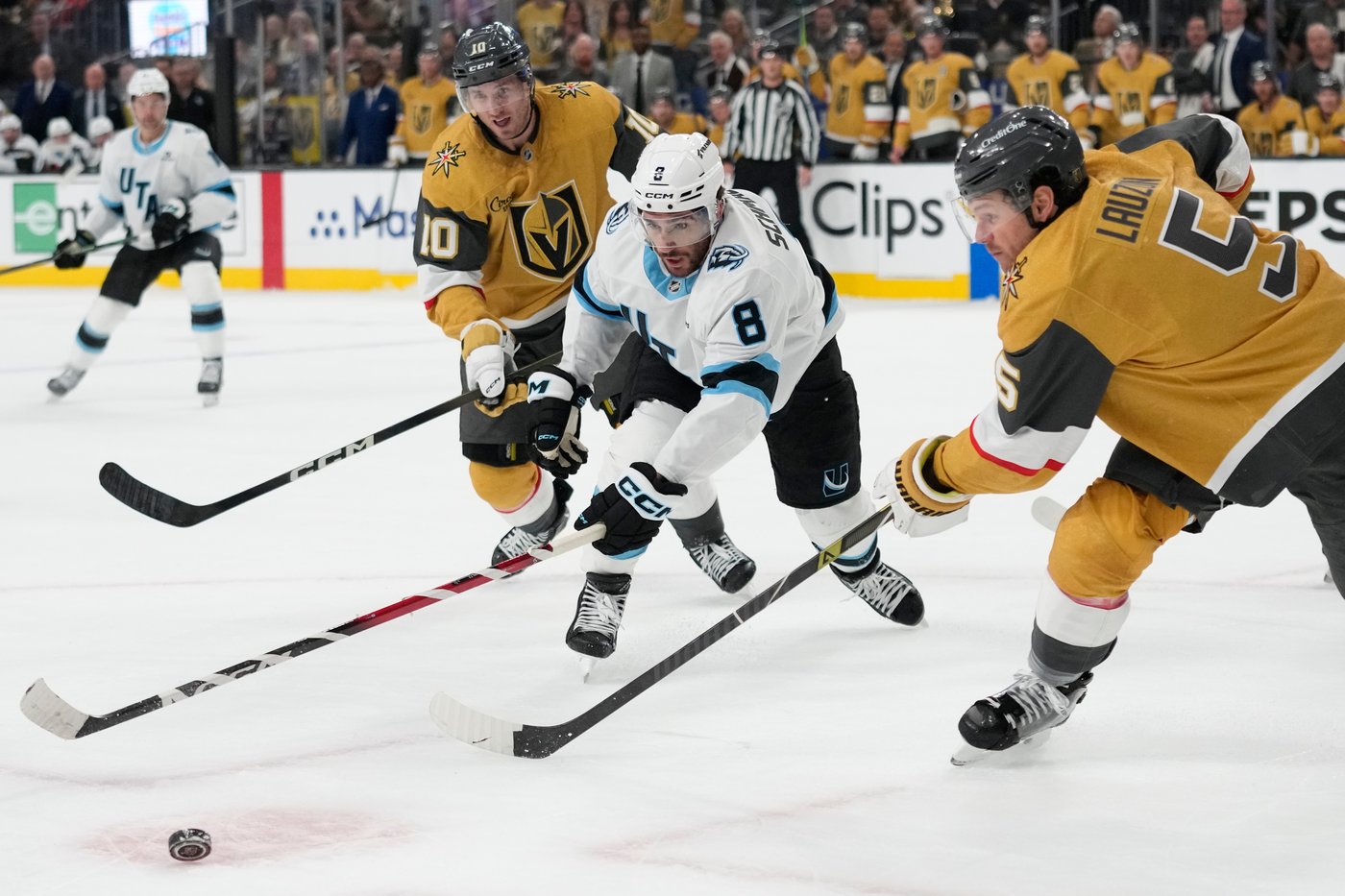 Utah Mammoth fans buzzing about their first NHL playoff home game | iNFOnews.ca