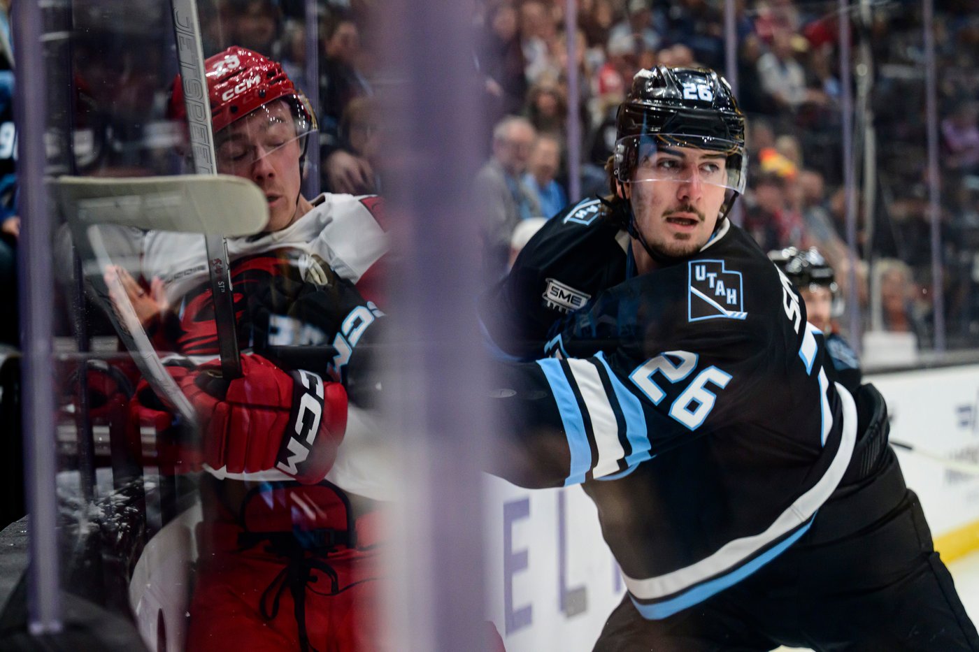 Utah Mammoth fans buzzing about their first NHL playoff home game | iNFOnews.ca