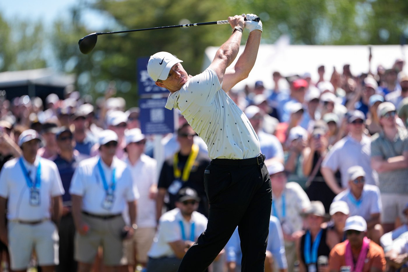 Alex Smalley grabs a 2-shot lead in a PGA Championship that's up for grabs | iNFOnews.ca