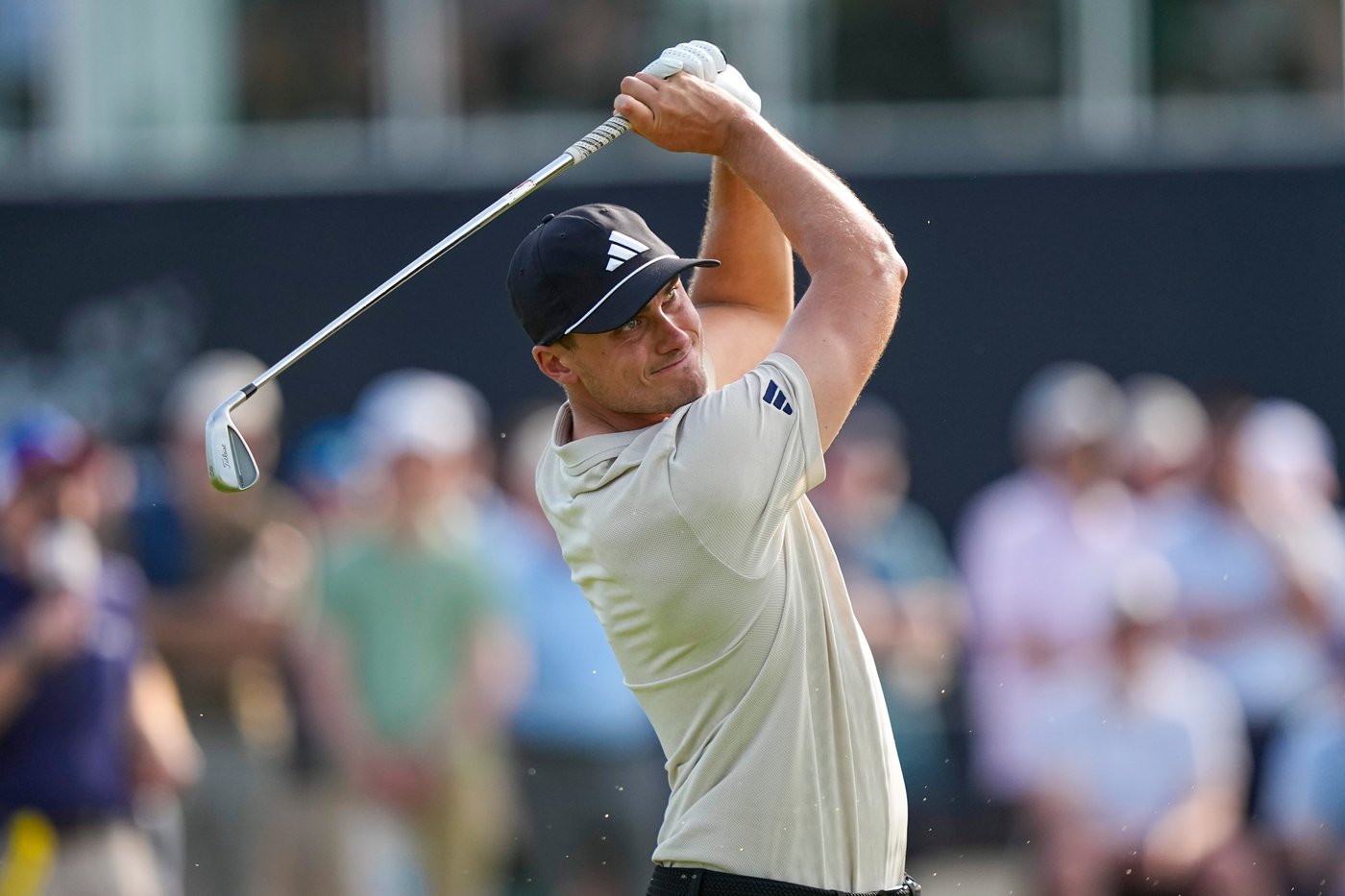 Alex Smalley grabs a 2-shot lead in a PGA Championship that's up for grabs | iNFOnews.ca