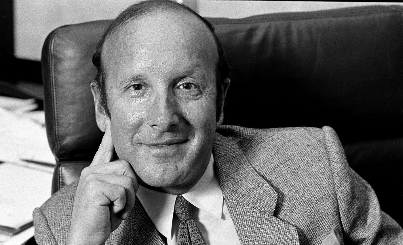 Clive Davis, music industry starmaker, has died at 94 | iNFOnews.ca
