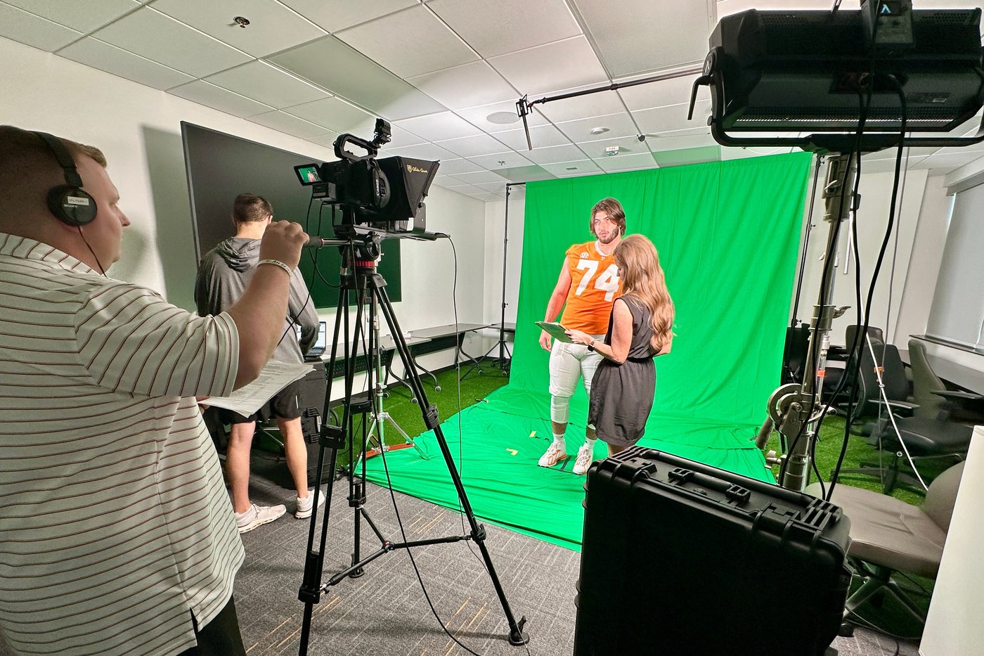Inside Tennessee’s NIL 'carwash' day, a multimedia smorgasbord to help athletes cash in | iNFOnews.ca Inside Tennessee’s NIL 'carwash' day, a multimedia smorgasbord to help athletes cash in | iNFOnews.ca