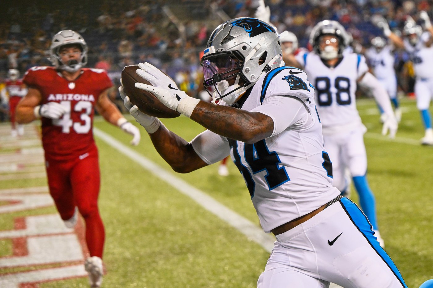 Undrafted rookie quarterback Haynes King leads Panthers to 33-30 comeback win over Cardinals | iNFOnews.ca