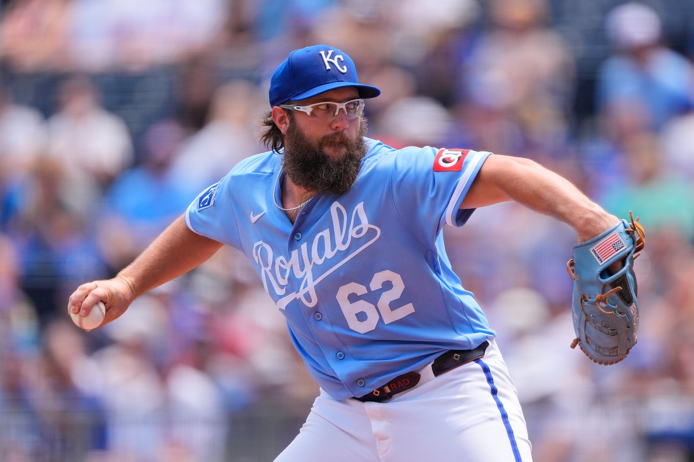 Happ and Amaya homer to help Boyd improve to 8-1 as the Cubs beat the Royals 10-2 | iNFOnews.ca