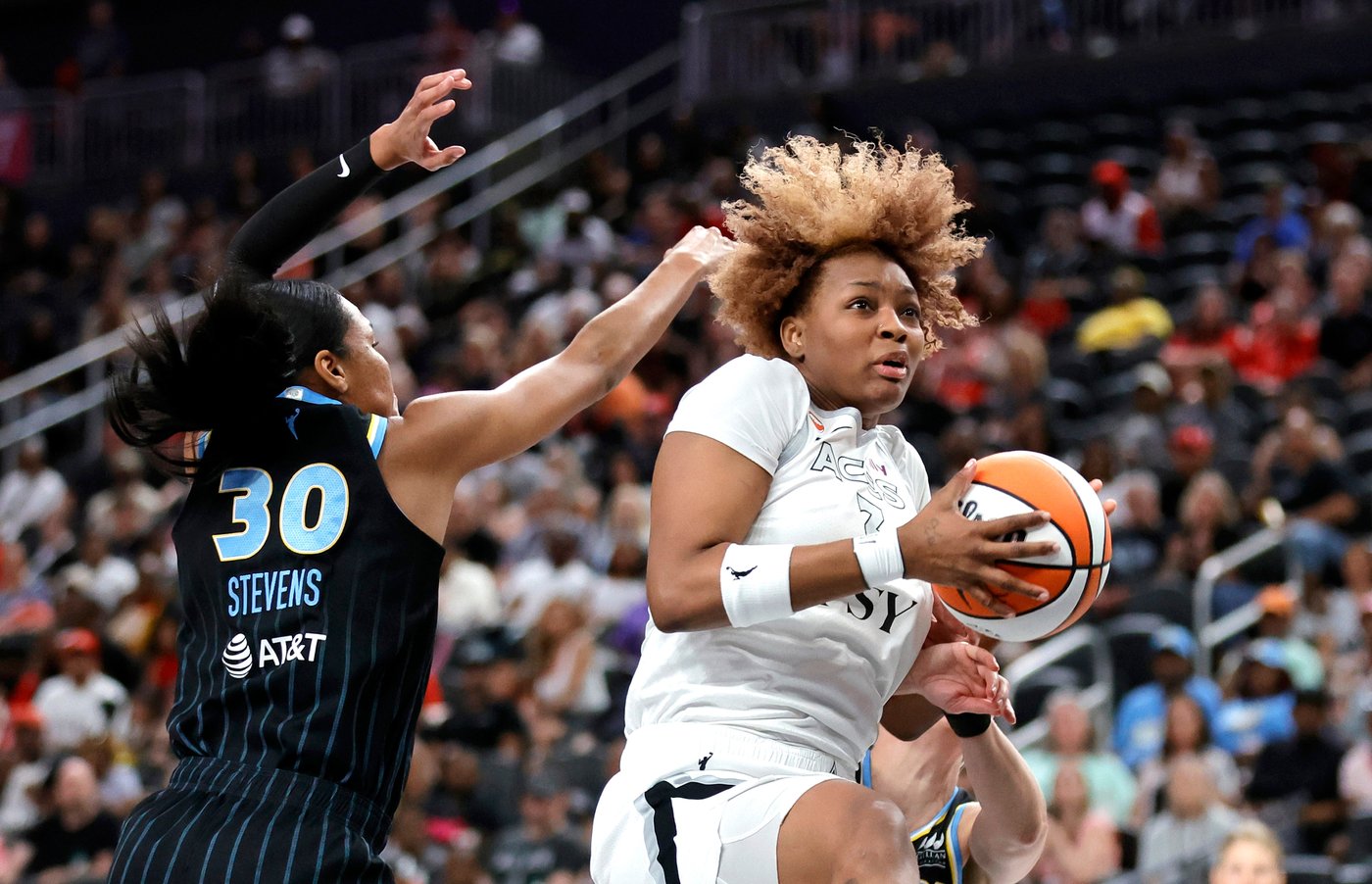 Smith scores 29 to help the Aces beat the Sky 98-90 | iNFOnews.ca Smith scores 29 to help the Aces beat the Sky 98-90 | iNFOnews.ca