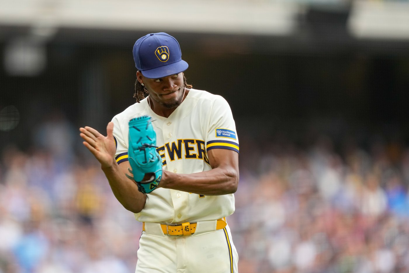 Joey Ortiz stays hot, going 3 for 3 in the Brewers' 4-3 win over the Mets | iNFOnews.ca Joey Ortiz stays hot, going 3 for 3 in the Brewers' 4-3 win over the Mets | iNFOnews.ca
