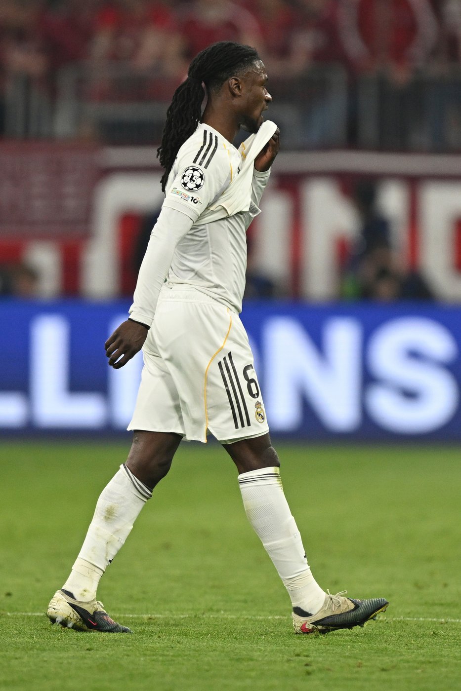 Real Madrid coach Arbeloa slams referee's 'inexplicable' decision to send off Camavinga | iNFOnews.ca