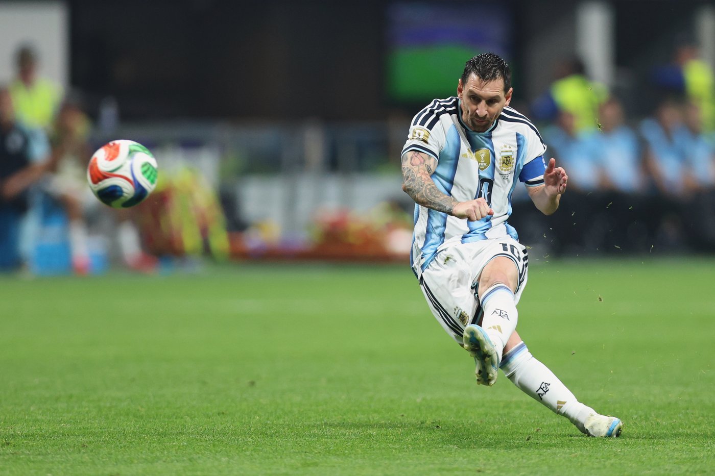 Lionel Messi leads Argentina to 3-2 comeback victory over Egypt and spot in World Cup quarterfinals | iNFOnews.ca