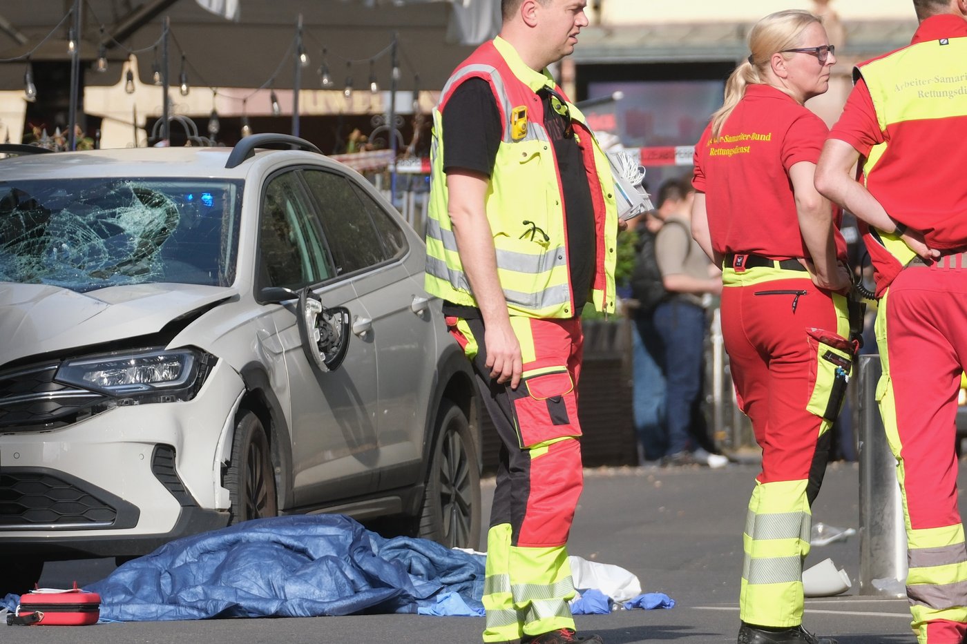 A driver plows into people in a shopping area in Germany, killing 2 | iNwheels