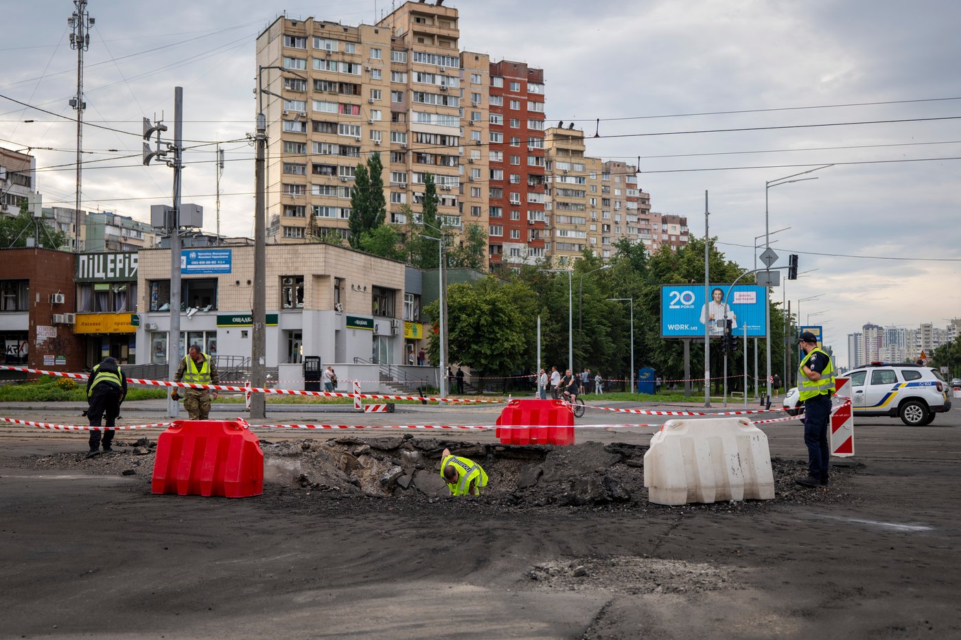 Russian attacks kill 6 and wound 29 as Ukrainian forces target oil tankers | iNFOnews.ca