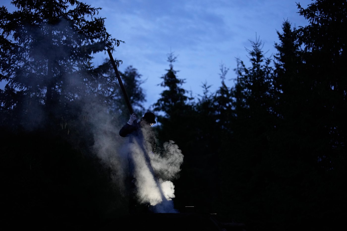 In a German forest, 2 brothers keep the ancient tradition of charcoal burning alive | iNFOnews.ca